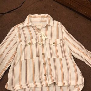 very cute casual button up blouse.